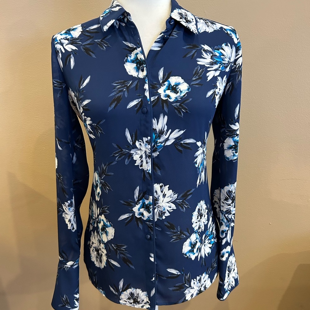 White House Black Market Floral-Print Soft Shirt, Size 0